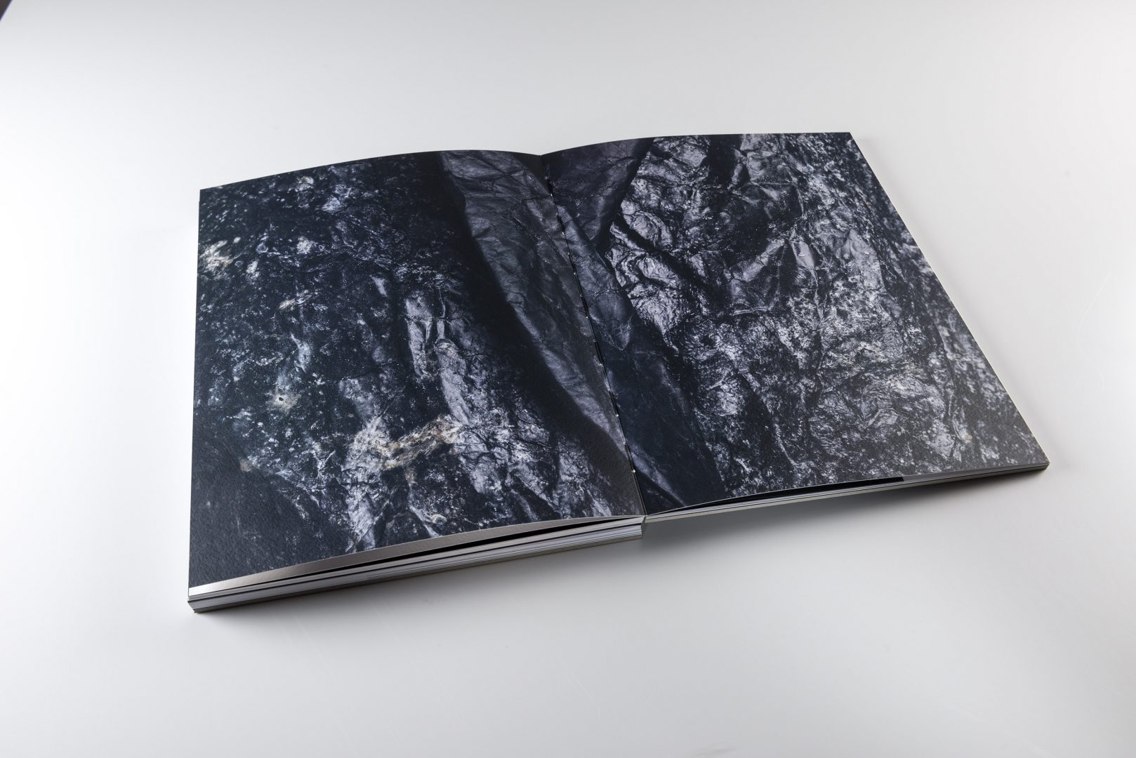 Paper Couture Fedrigoni Buch Design